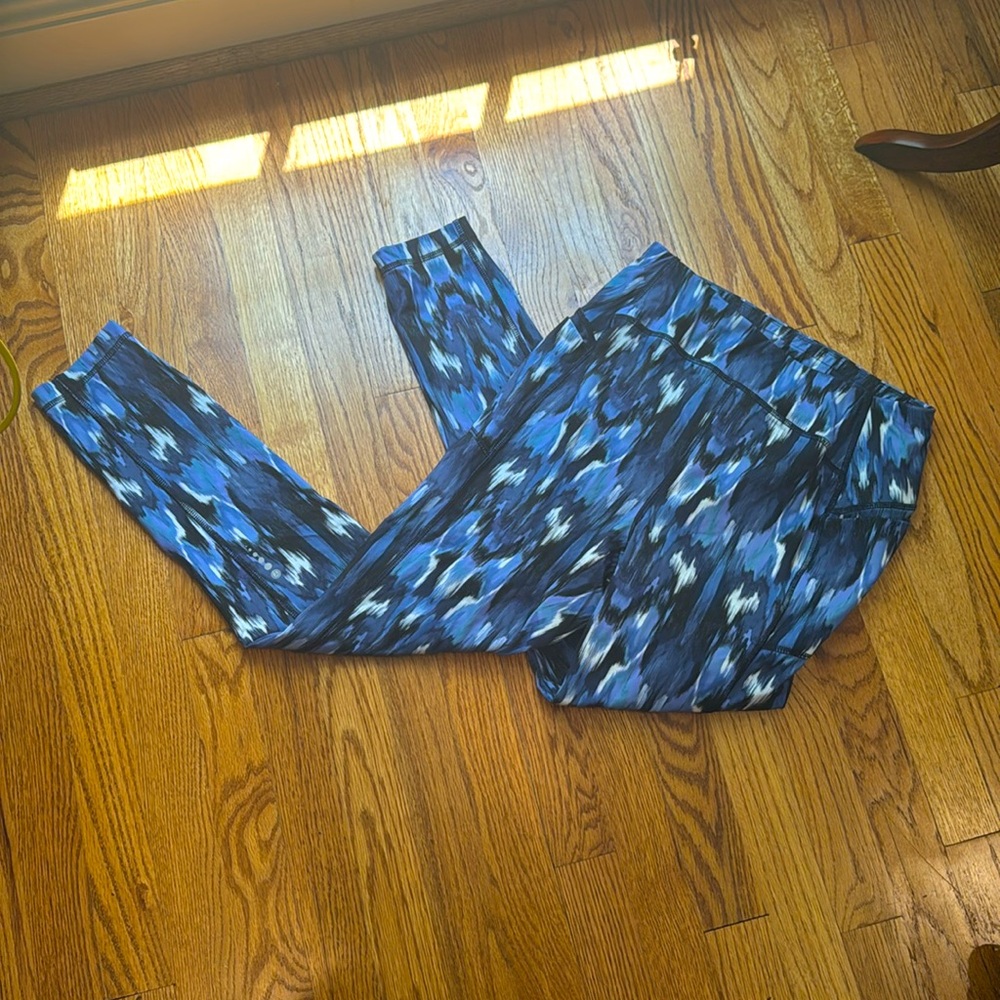 Talbots blue abstract print leggings with pockets size medium